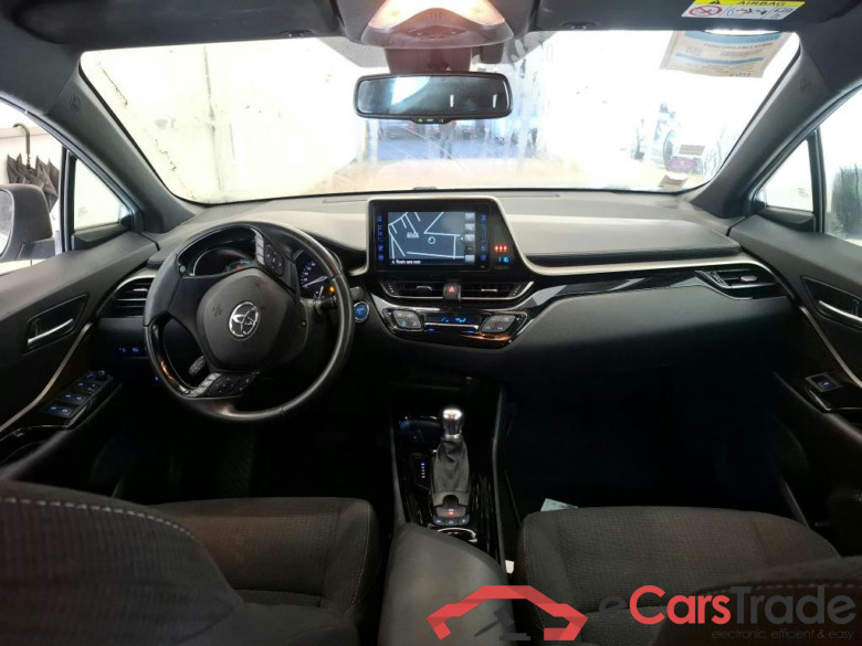 TOYOTA C HR 5p SUV 1 8 HYBRIDE 122 GRAPHIC #5