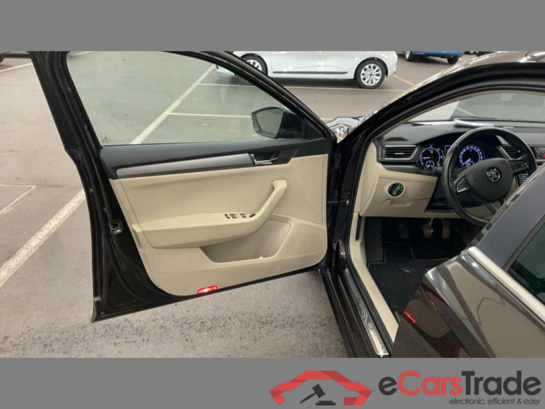 SKODA Superb Combi Dsl SW 2.0 CR TDi Style #6
