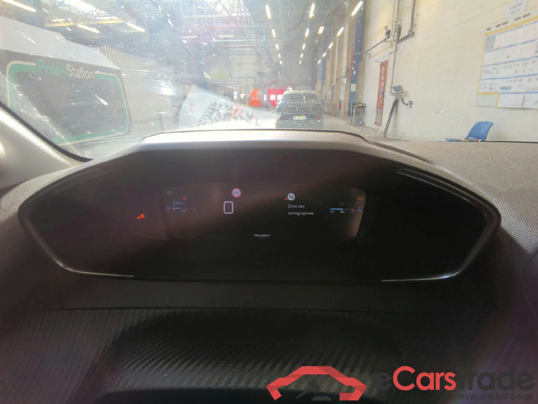 Peugeot 208 Allure 1.2 PureTech 100 S&S BVM6 #6