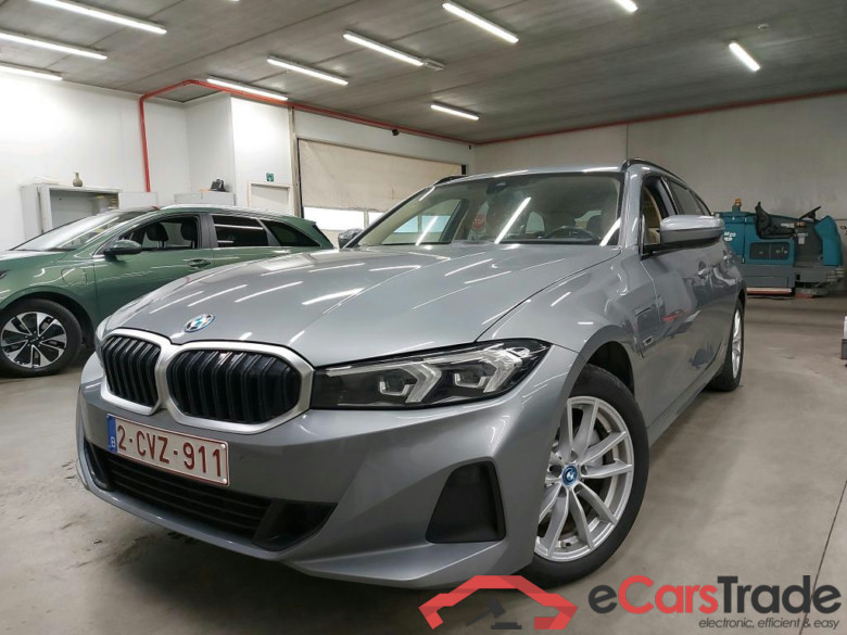 BMW - BMW 3 TOURING 320e 204PK With Climatic & Navigation & Comfort Pack With Heated Sensatec Sport Seats * HYBRID * #1
