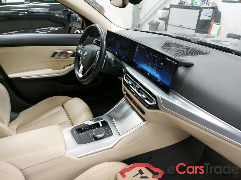 BMW - BMW 3 TOURING 320e 204PK With Climatic & Navigation & Comfort Pack With Heated Sensatec Sport Seats * HYBRID * #3