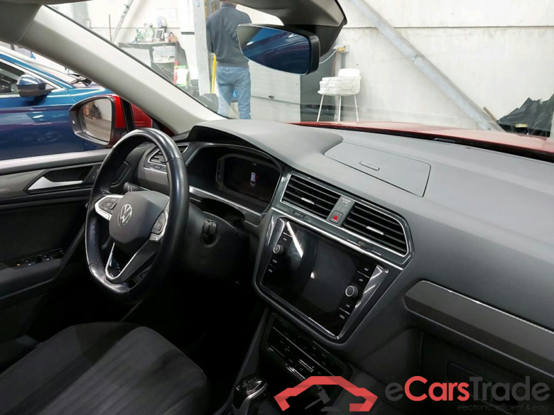 VOLKSWAGEN - VW  TIGUAN Allspace TSI 150PK DSG Life With Nav Discover Media & Third Row Seats & Area View & Rear View & Park Assist & 19 Inch Alloy & Towing Hook & Pano Roof * PETROL * #3