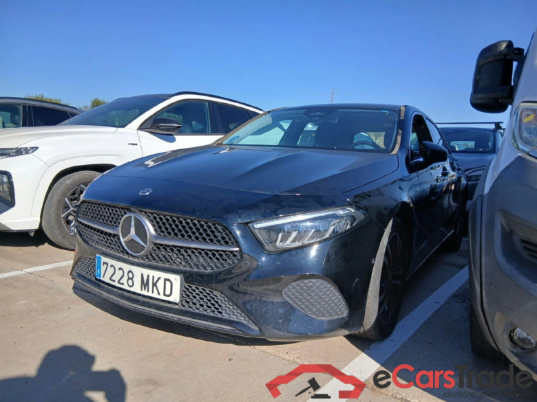 MERCEDES-BENZ Clase A / 2022 / 5P / berlina con portón A 180 #1