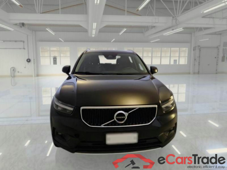 VOLVO XC40 / 2017 / 5P / SUV D3 AUTOMATICO MOMENTUM PRO #6