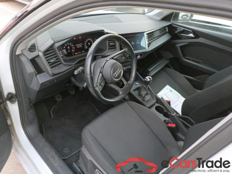 AUDI A1 / 2018 / 5P / berlina con portón Sportback Advanced 25 TFSI 70kW (95CV) (CX) #3