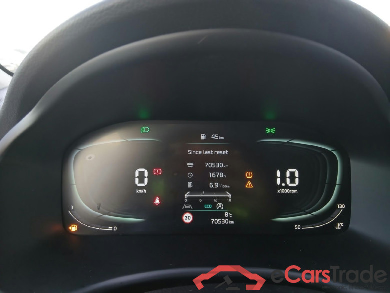 KIA Stonic / 2017 / 5P / todoterreno 1.0 T-GDi 74kW (100CV) MHEV MT Business (AC) #4