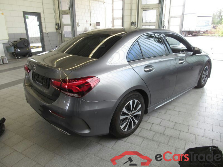 Mercedes-Benz A Limousine (BM 177)(08.2018->) DE - Lim4 A 200 EU6d, AMG Line, 2019 - 2022 #3