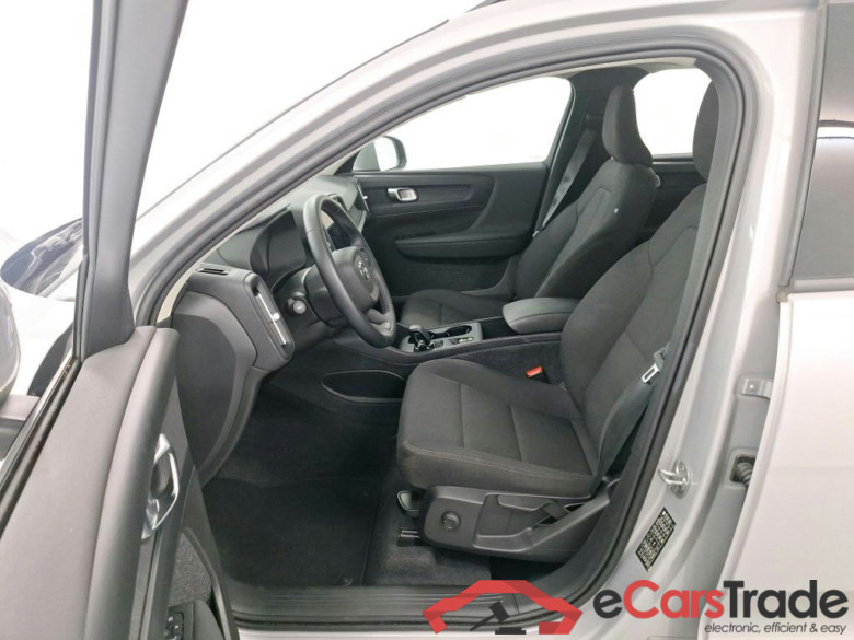 VOLVO XC40 1.5 T2 ESSENTIAL AUTO #5