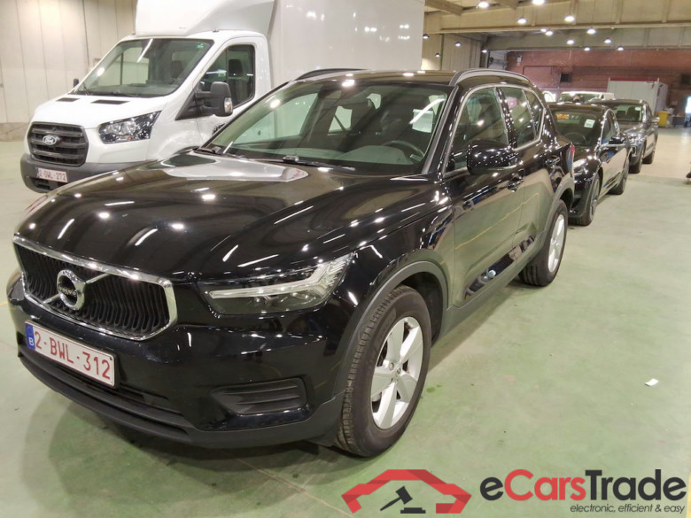 VOLVO XC40 1.5 T2 MOMENTUM CORE #1