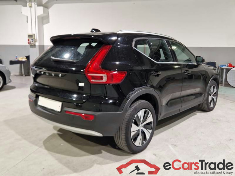 VOLVO XC40 / 2017 / 5P / SUV T5 PLUG-IN HYBRID RECH INSCRIP EXPR MY21 #2