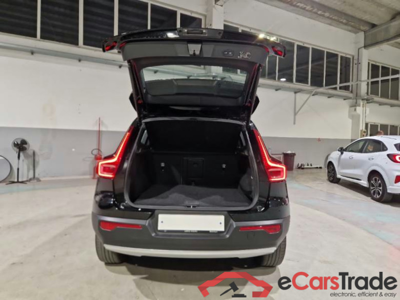 VOLVO XC40 / 2017 / 5P / SUV T5 PLUG-IN HYBRID RECH INSCRIP EXPR MY21 #5