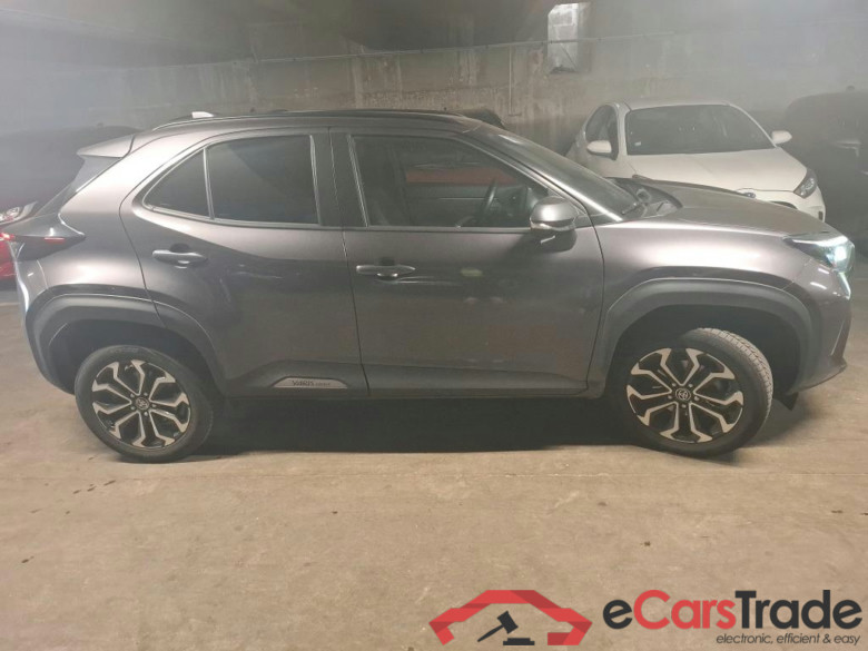 TOYOTA Yaris Cross Hybride / 2021 / 5P / SUV 1.5 HYBRID 116H DESIGN AWD AUTO #6